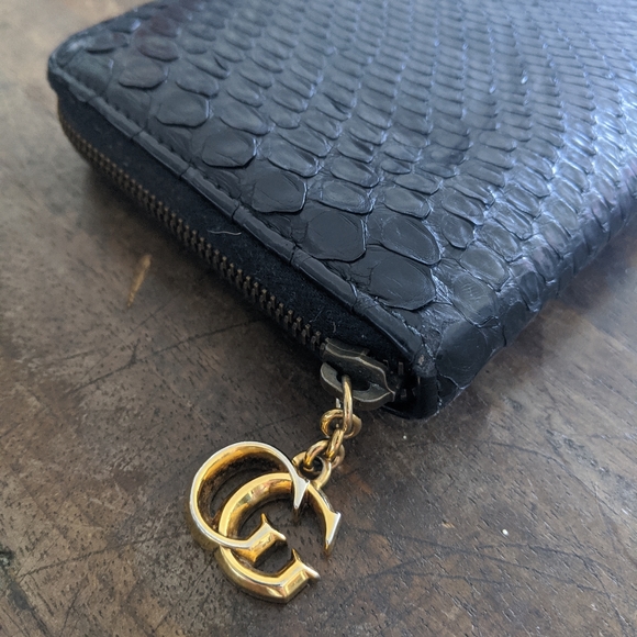 Gucci Black Python Zip Around Wallet - Picture 2 of 4